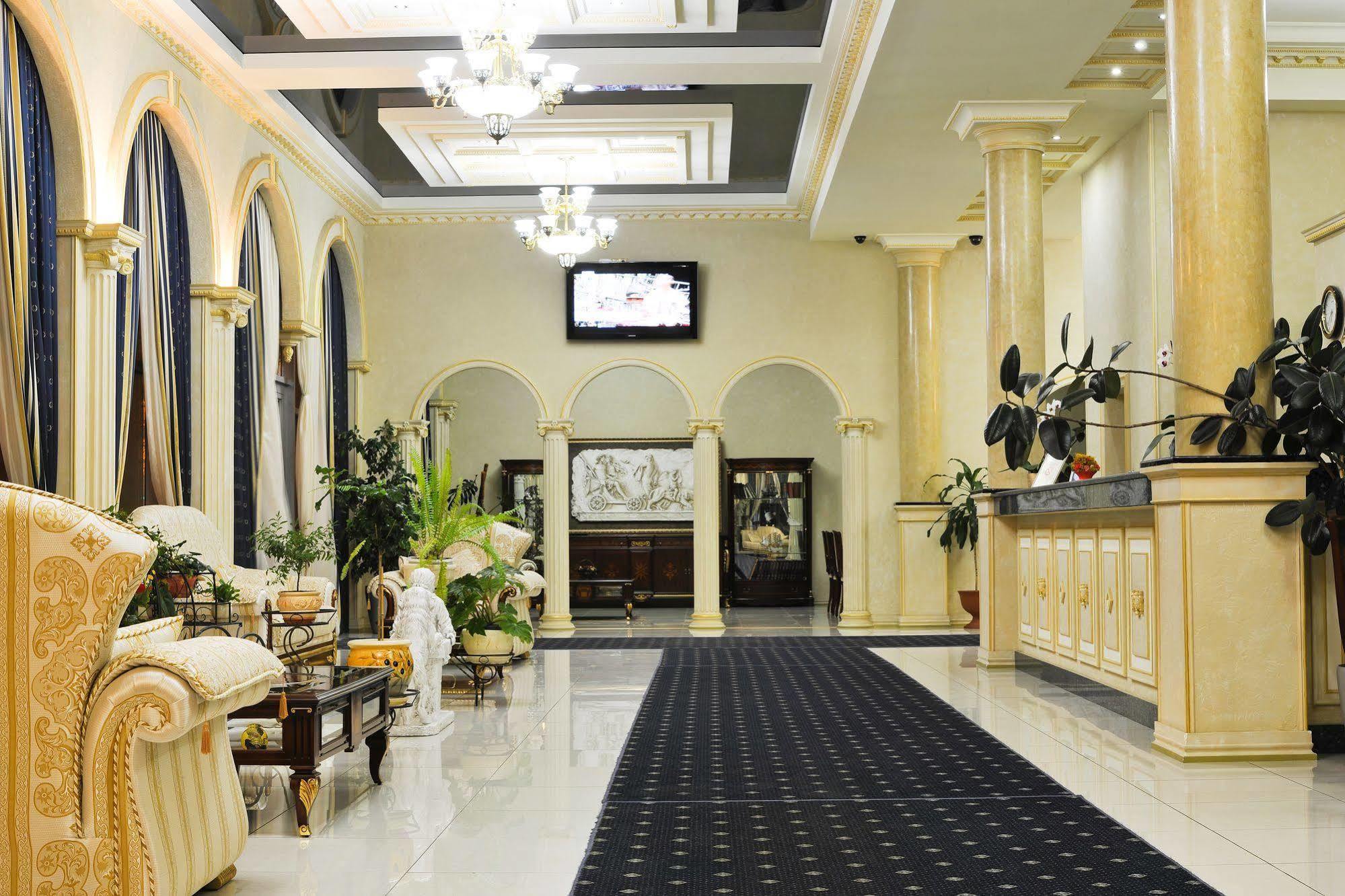 Park Hotel Stavropol Bagian luar foto